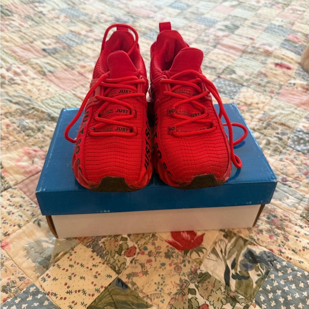JUST SO SO KIDS RED SNEAKERS SIZE 1